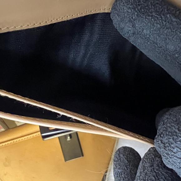 Gucci Leather Wallet with Vintage Clasp - Picture 4 of 15